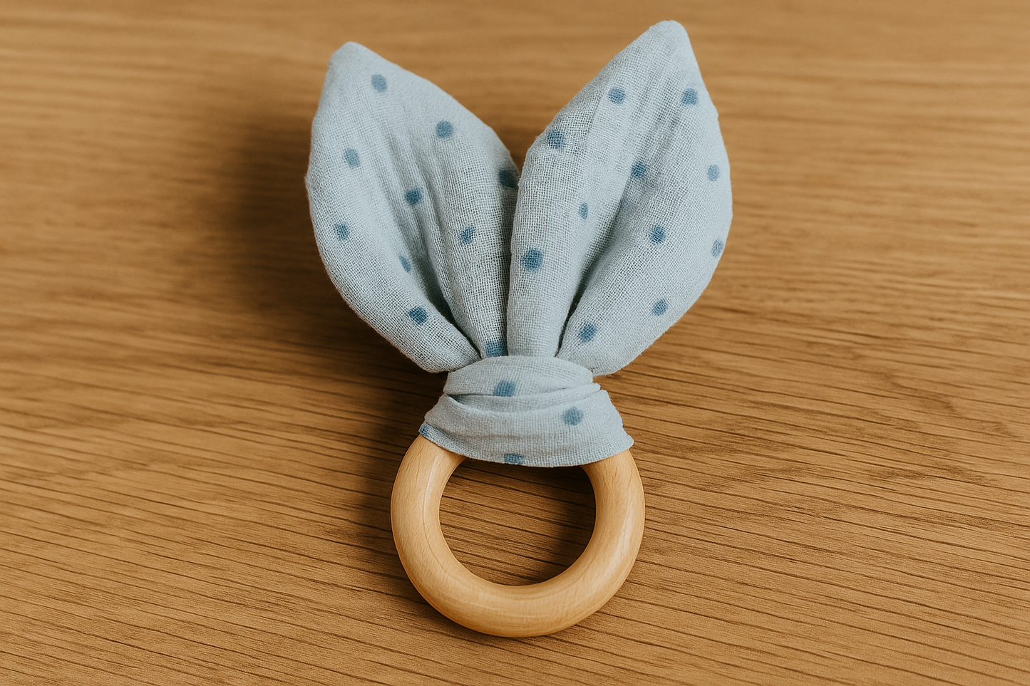 kousátko s dřevěným kroužkem a oušky