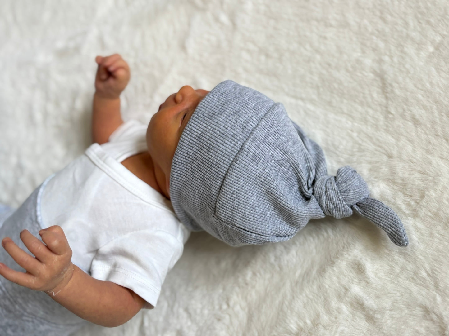 Čepička s uzlíkem "Bunny" - PDF střih